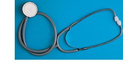 FONENDOSCOPIO LEGGERO PIATTO CON MEMBRABA ARCHETTO BIAURICOLARE PER AUSCULTAZIONE CON MOLLA ESTERNA - Farmacia Nuova Dr.ssa Gabriella Catellani
